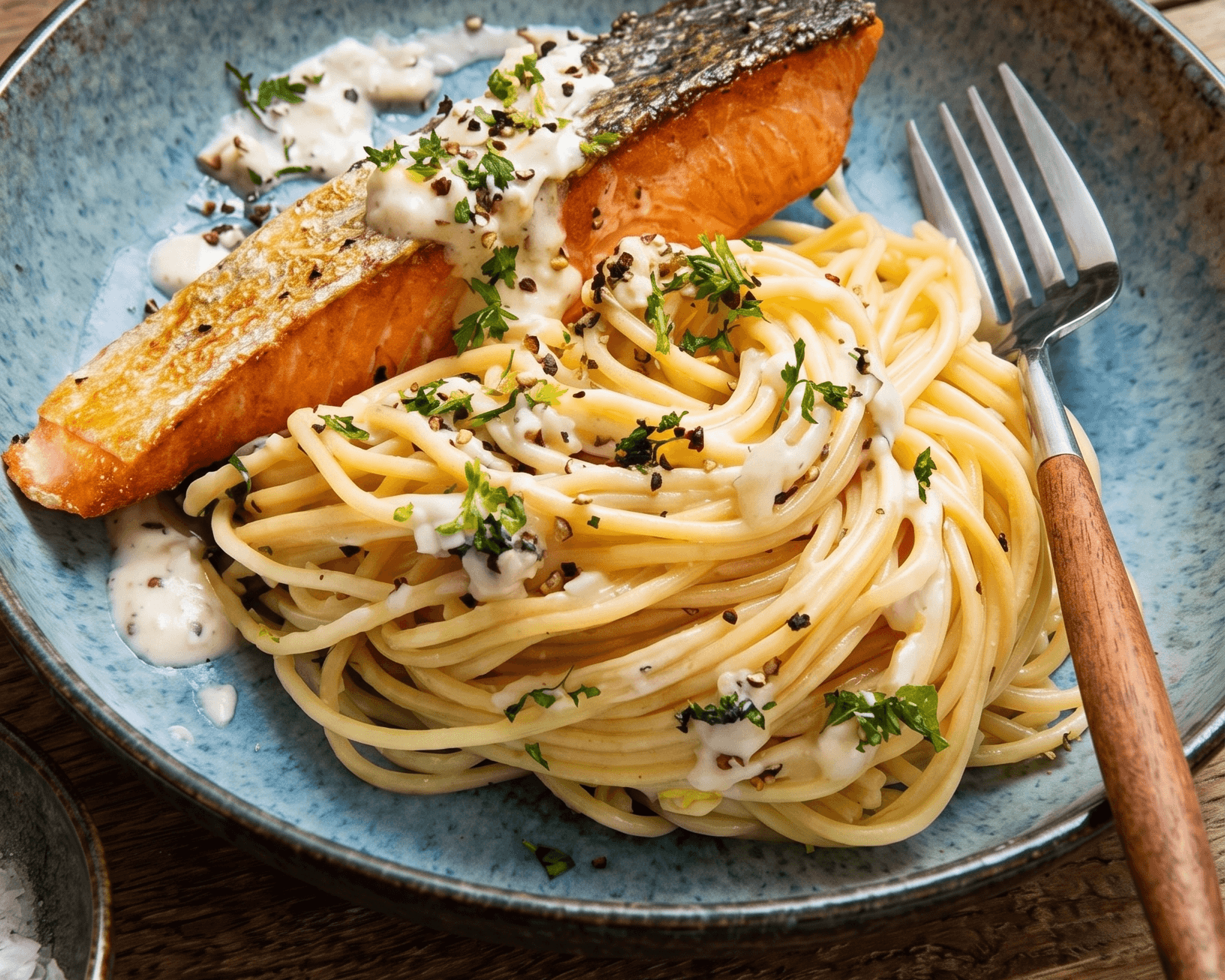 Pavé de truite, sauce crémeuse à l'oseille et spaghettis